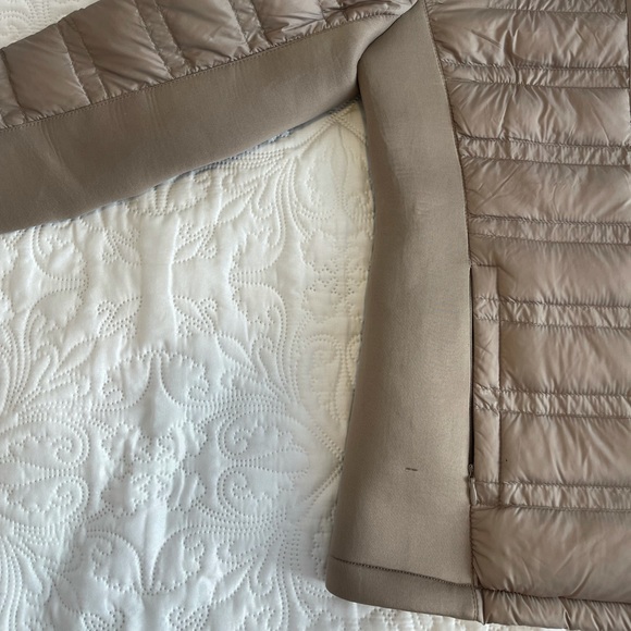 Michael Kors Beige Puffer Jacket Size Small - Picture 7 of 11